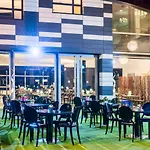 Zentral Ave Hotell 4*