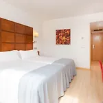 Zentral Ave 4*