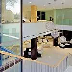Zentral Ave Hotel