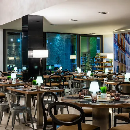فندق Zentral Ave سرقسطة