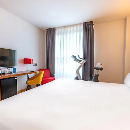 Hotell Zentral Ave 4*