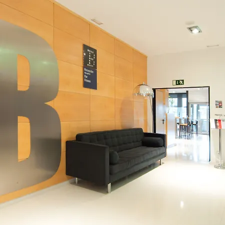 Zentral Ave 호텔 4*