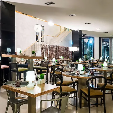 Szálloda Zentral Ave Zaragoza