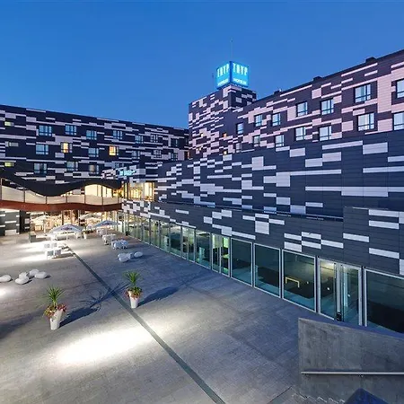 Zentral Ave Hotel 4*