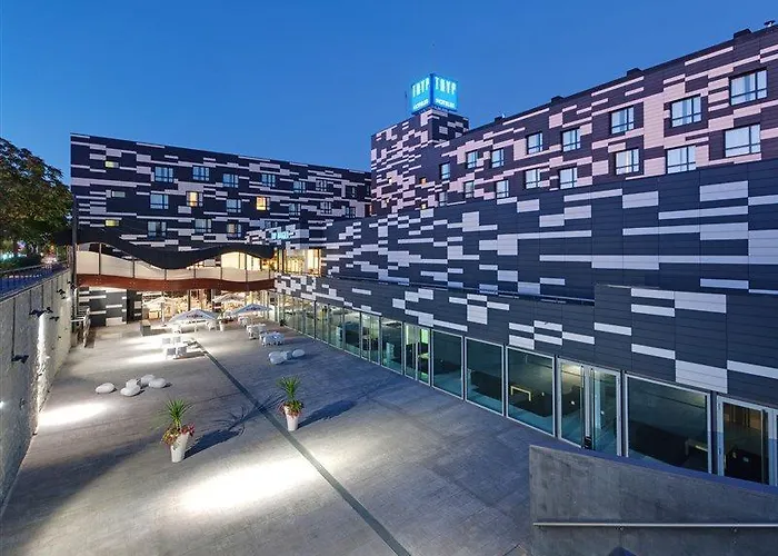 Zentral Ave Hotel 4*